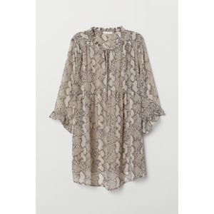 H&M summer Coverall Medium, suitable for maternity